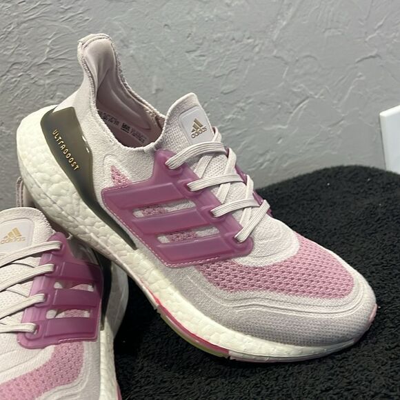 🔥 ADIDAS  UltraBoost 21 Ice Purple Women's Athletic Shoes Size 7 - EXCELLENT - Picture 2 of 15